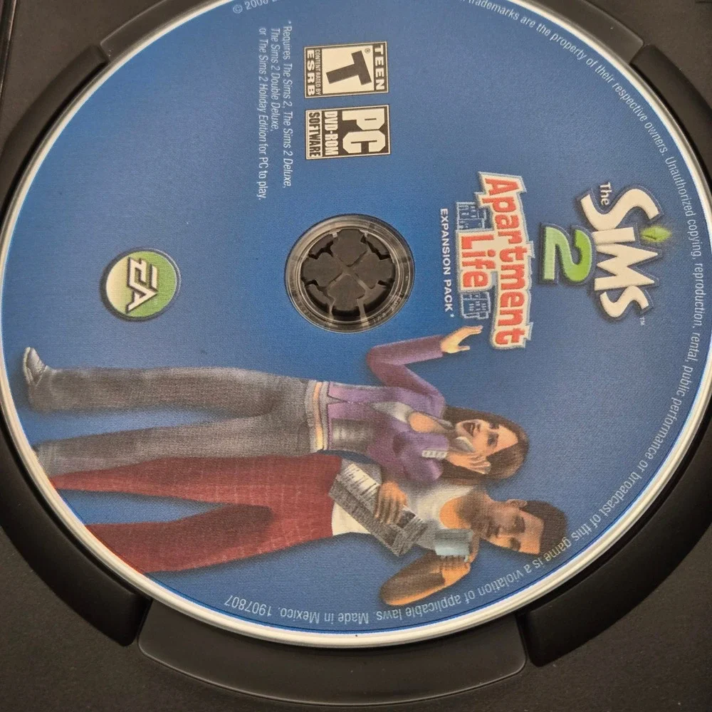 EA Games The Sims 2 PC Game Lot Base + 3 Expansion‎ Packs Apartment Life Seasons